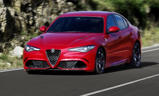 Первые тесты Alfa Romeo Giulia Quadrifoglio: отлично "рулится", но плохо чувствуется