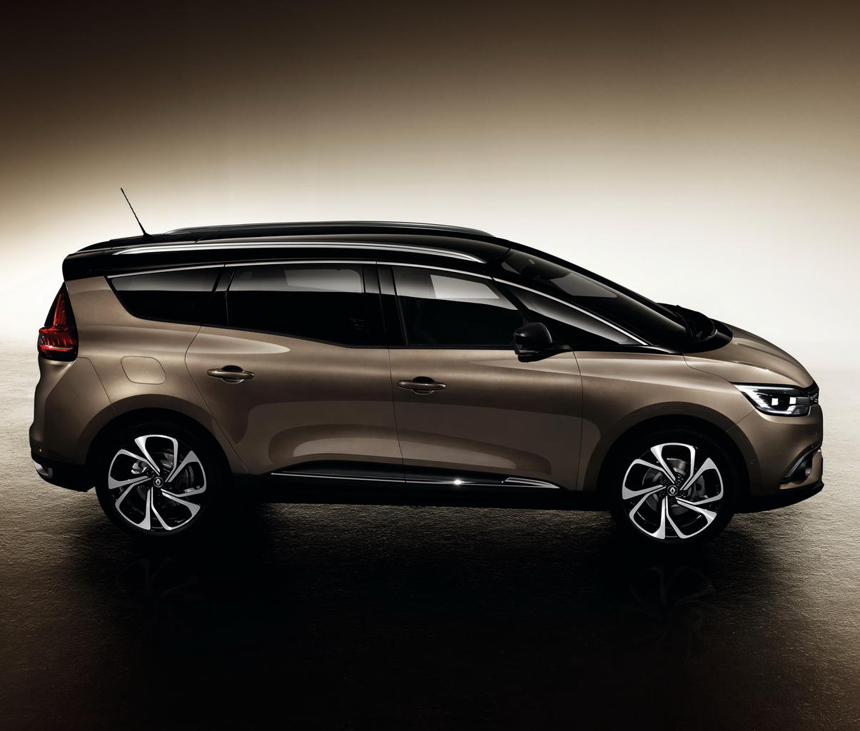 Представлен новый Renault Grand Scenic 2017 (цена, фото)