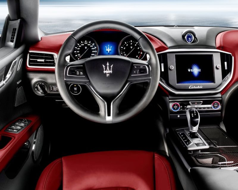 Новый седан Maserati Ghibli 2014