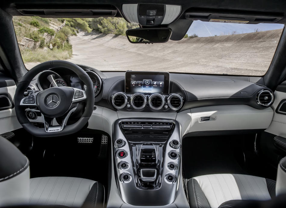 Спорткар Mercedes-AMG GT 2015: цена, характеристики, фото