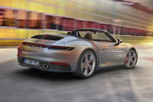 Открытый кузов подчеркнул женскую сущность нового Porsche 911